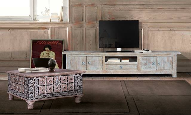 TV CONSOLE